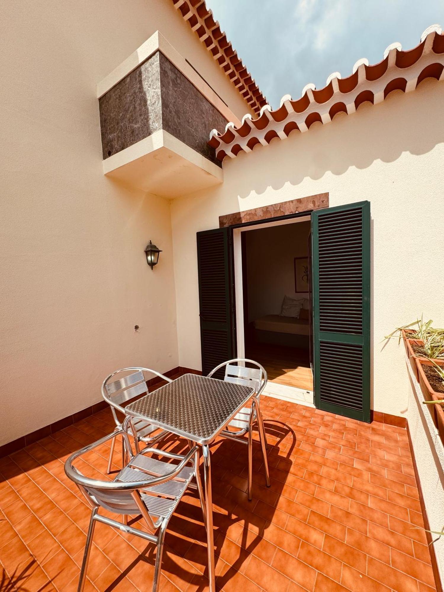 Vale Mar Guest Hotel Ribeira Brava Exterior photo