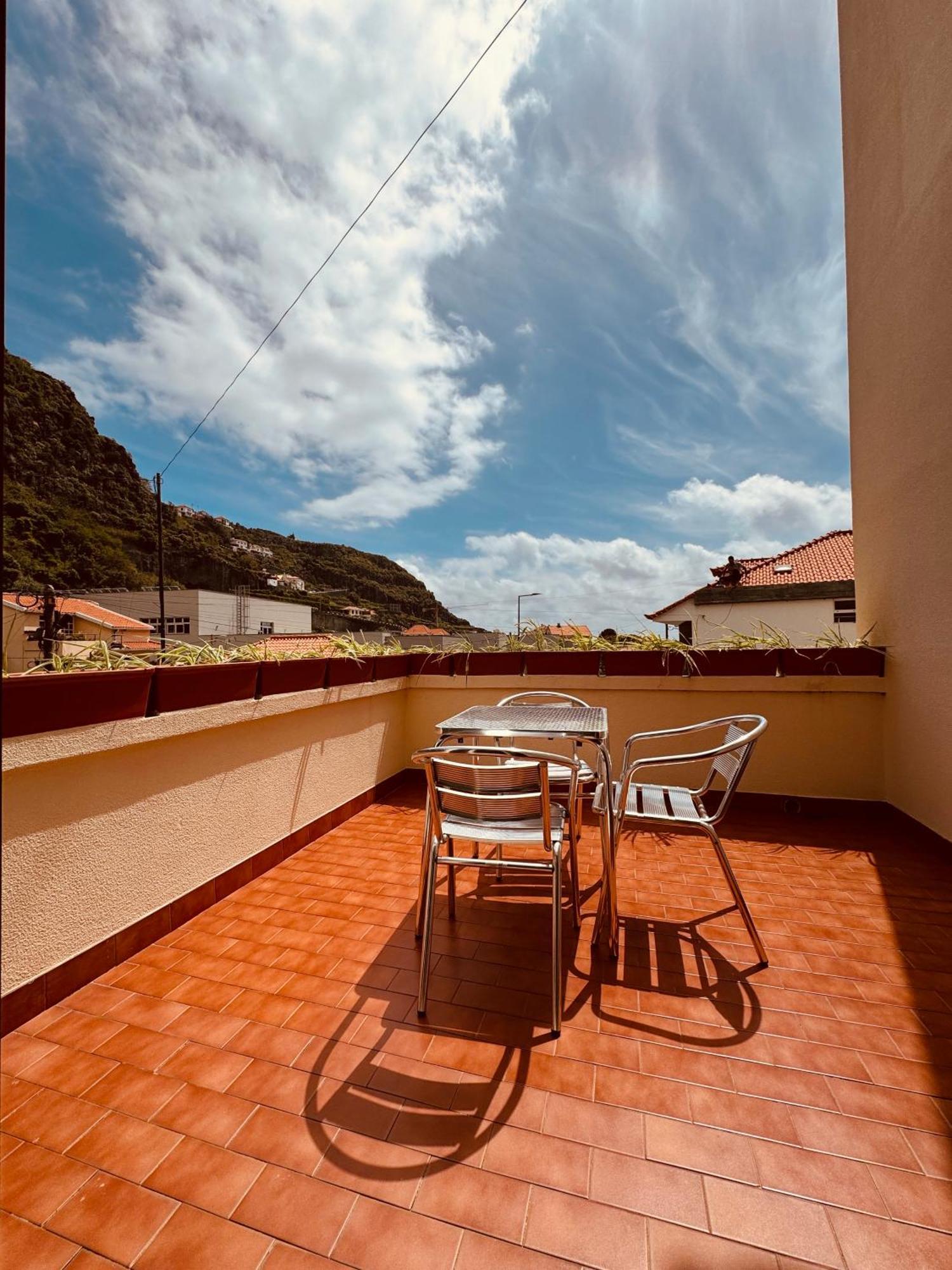 Vale Mar Guest Hotel Ribeira Brava Exterior photo