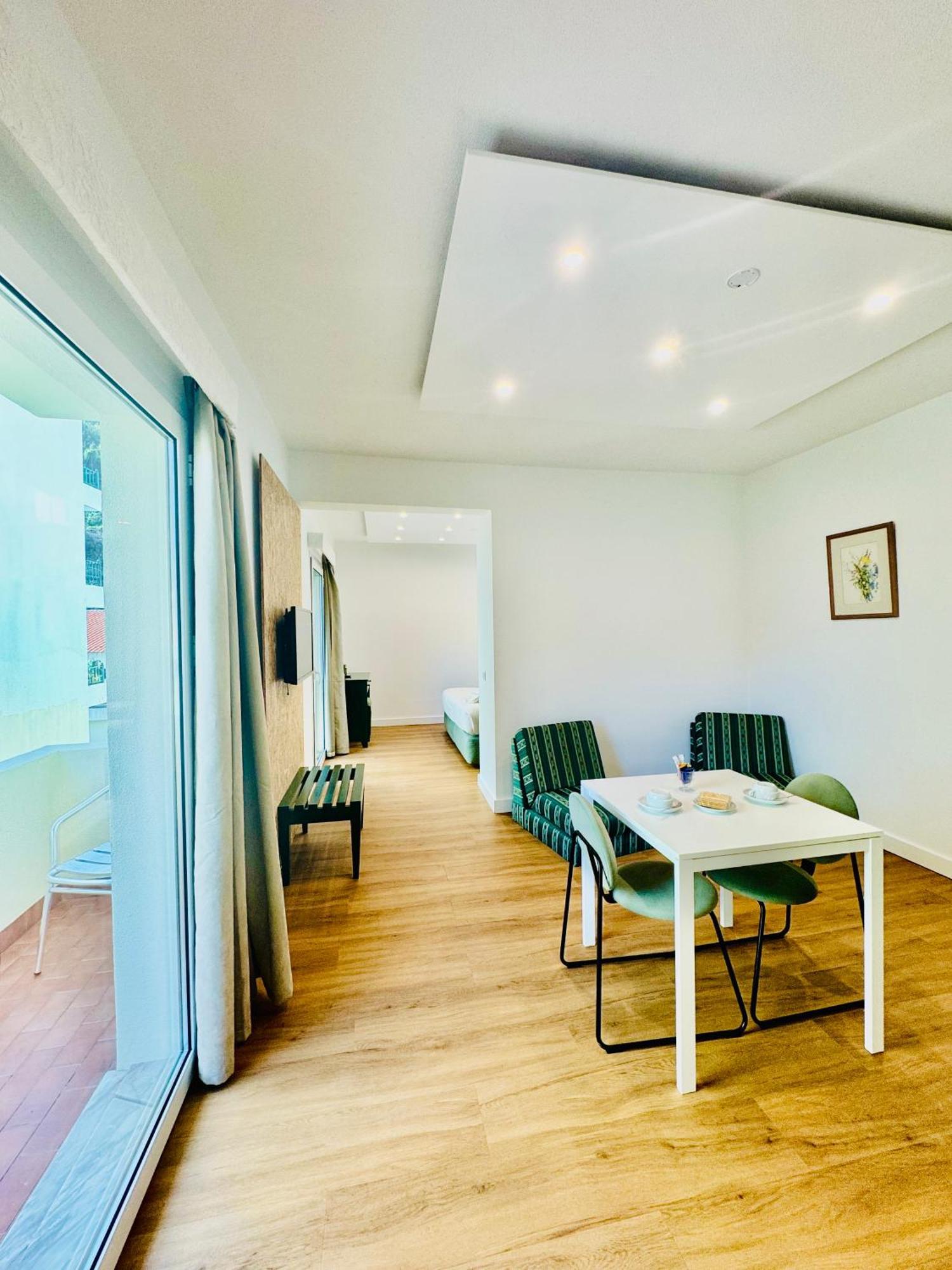 Vale Mar Guest Hotel Ribeira Brava Exterior photo