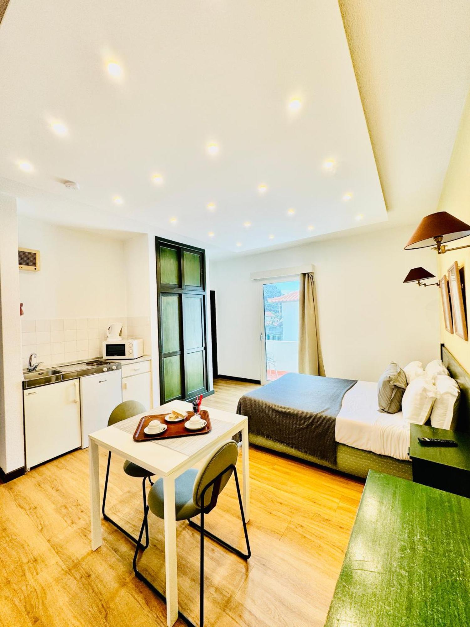 Vale Mar Guest Hotel Ribeira Brava Exterior photo