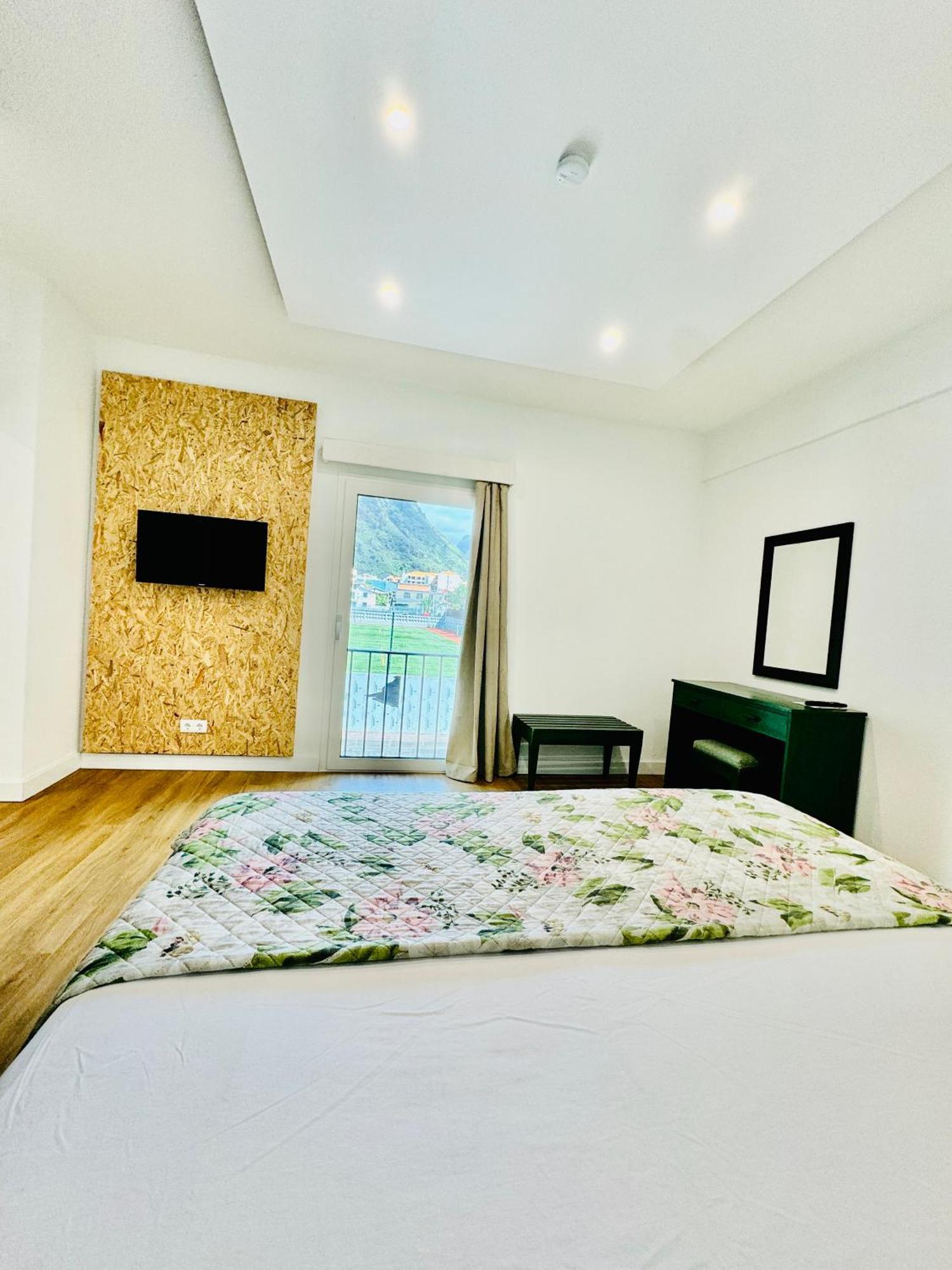Vale Mar Guest Hotel Ribeira Brava Exterior photo